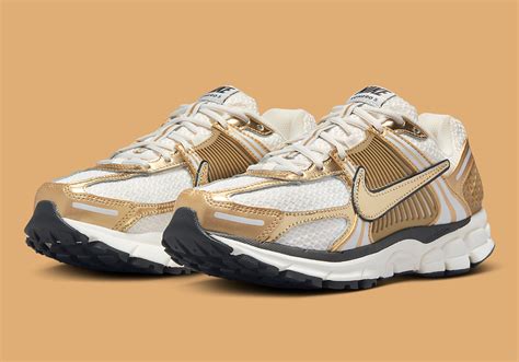 Nike Zoom Vomero 5 Metallic Gold (Women's) 